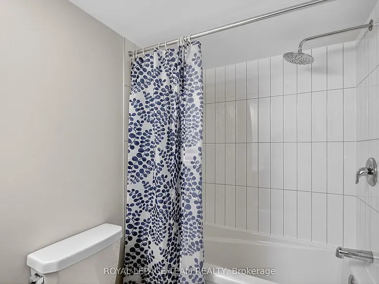 297 Les Emmerson Dr — Photo 37