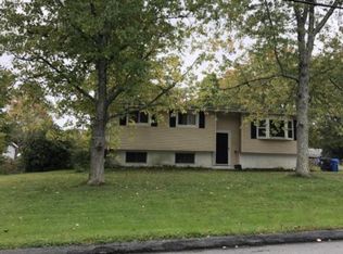 8 Highland Dr, Ledyard, CT 06339