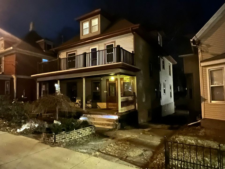 1044 Upper 3-Bed, 1 Full-Bath, ~1,675 sq. ft with Balcony, Off-Street Parking/Driveway, Exterior Parking