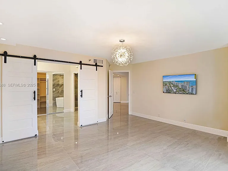 3500 Mystic Pointe Dr #1206 — Photo 3