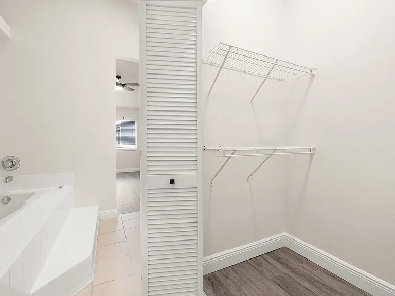 142 Mango Dr — Photo 16