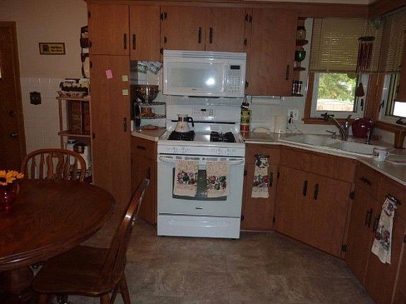 4th image of 590 Mississippi St NE