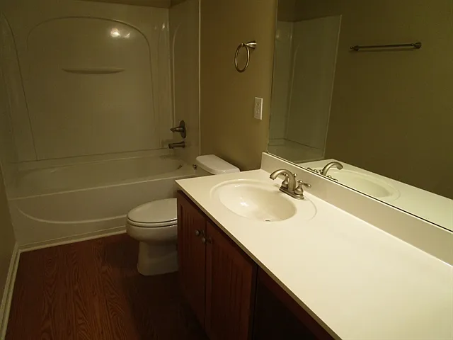 406 Howell Xing — Photo 17