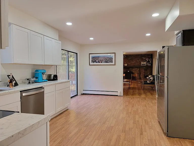 21 Lund Ct — Photo 6