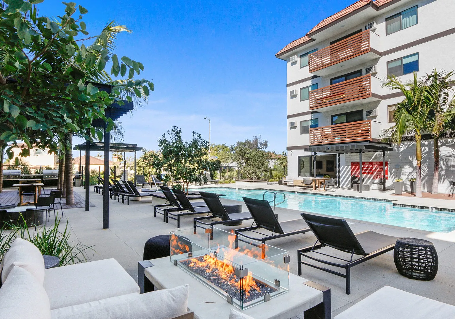Sepulveda West Apartments — Photo 2