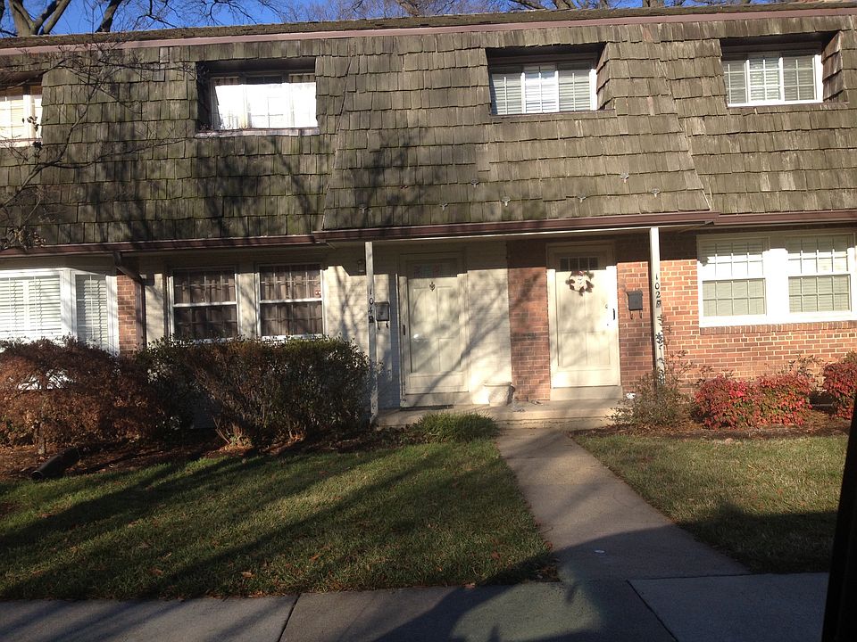 Winter Hill TH style condo