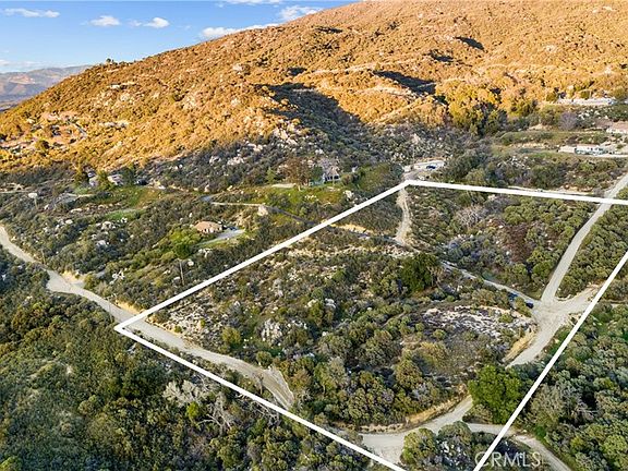 2nd image of 493 Old Gold Mine Rd