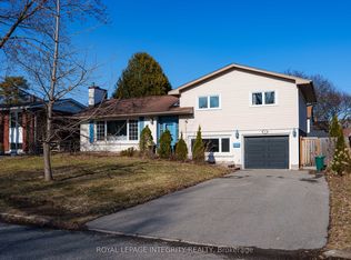 9 Bellfield St, Ottawa, ON K2B6K6