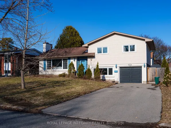 9 Bellfield St, Ottawa, ON K2B 6K6