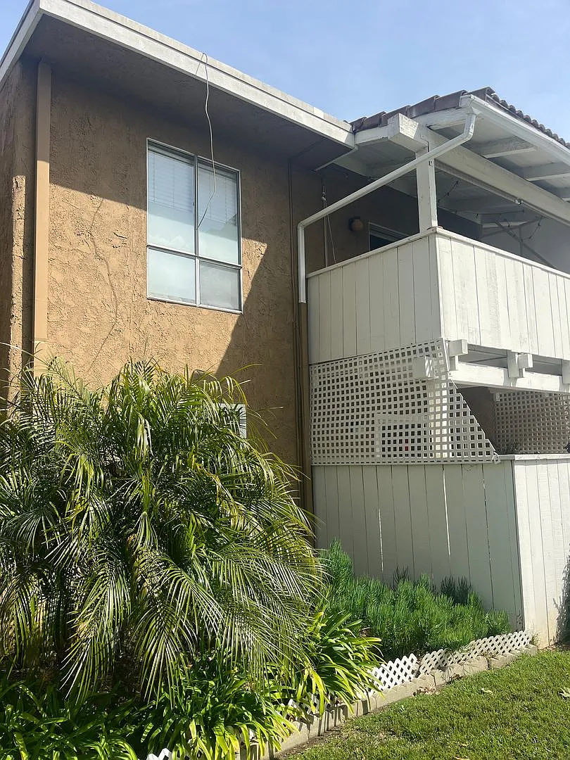 2 bedroom 1 bath unit - Ventura — Photo 1