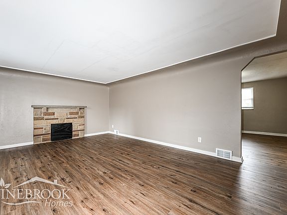 living room pic 3