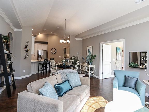 4th image of 6751 Liberty Cir