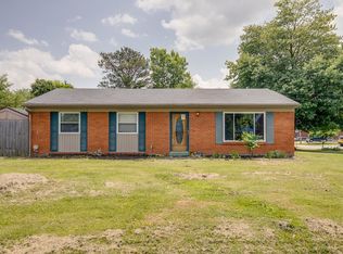 860 Blossom Rd, Louisville, KY 40229