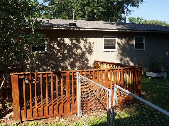 3rd image of 5068 Dianne Dr