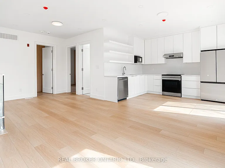 21 Farnham Ave #LANEWAY - UPPER — Photo 6