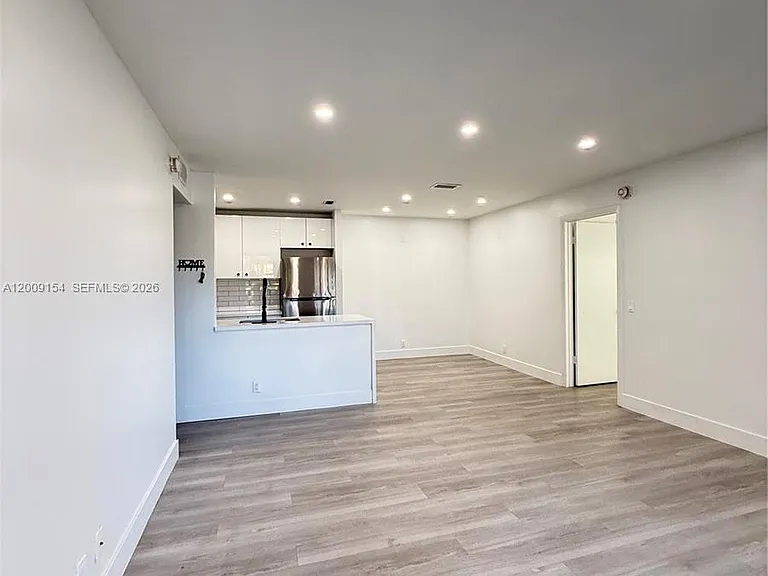 10016 Winding Lake Rd #202 — Photo 9