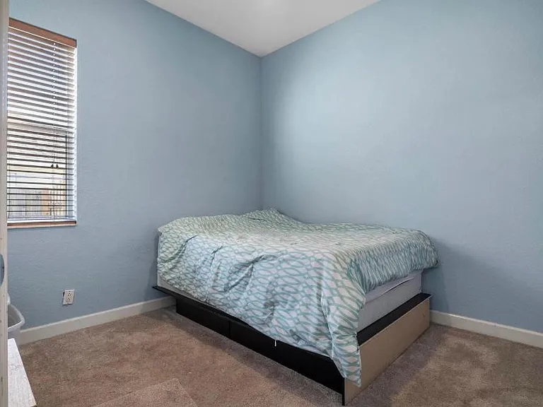 1819 SW Renfro St — Photo 5