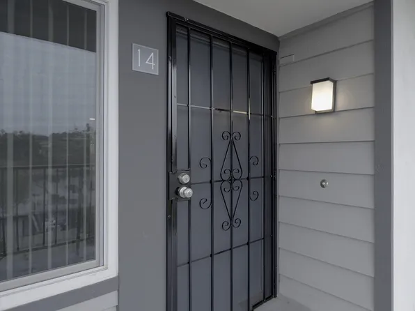 1050 Meadowlake Dr #13, Vista, CA 92084