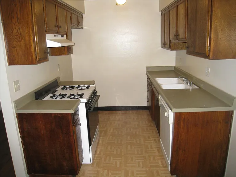 6375 N Alturas Ave #4 — Photo 2