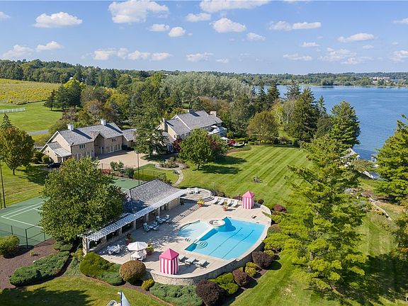 3rd image of 3074 W Lake Rd