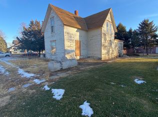 211 Wyoming St, Culbertson, NE 69024