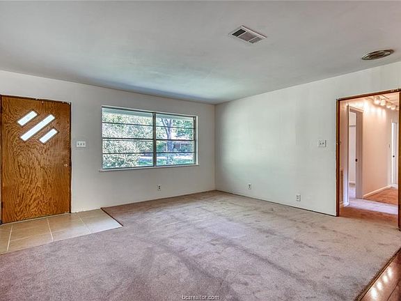 5th image of 1002 Anchor St