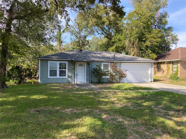 2103 Holly Dr