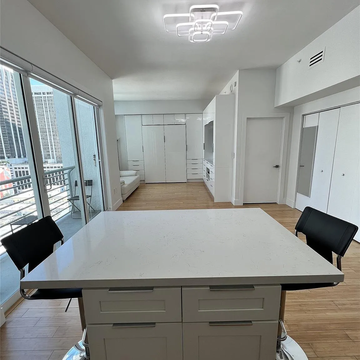 1 bed, 1.0 bath, 620 sqft, $2,800 — Photo 1