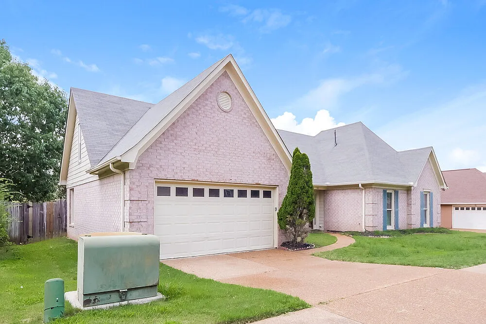 5 bed, 3.0 bath, 2651 sqft, $2,215 — Photo 4