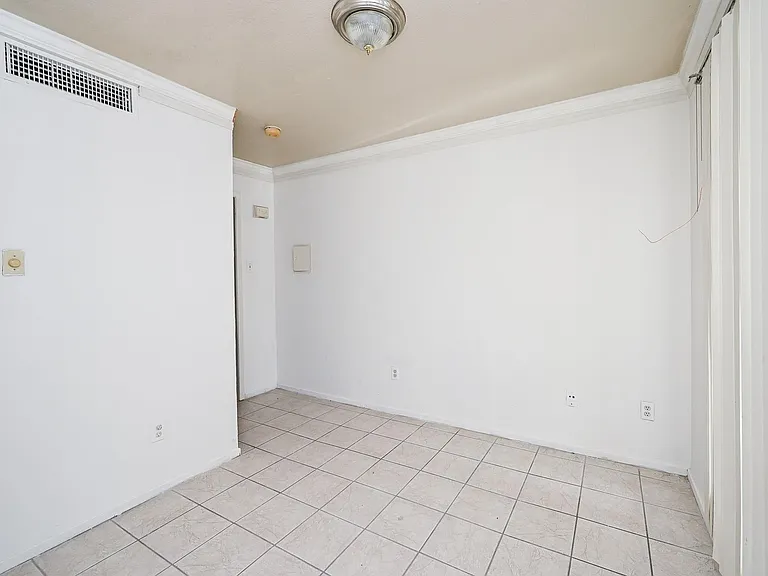 3900 Woodchase Dr #86 — Photo 16