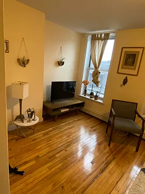 Rented by H L Dynasty Real Estate Corp | media 23