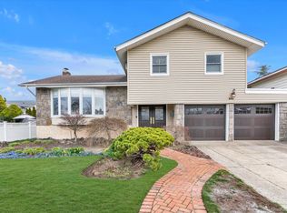 904 Park Lane, Valley Stream, NY 11581
