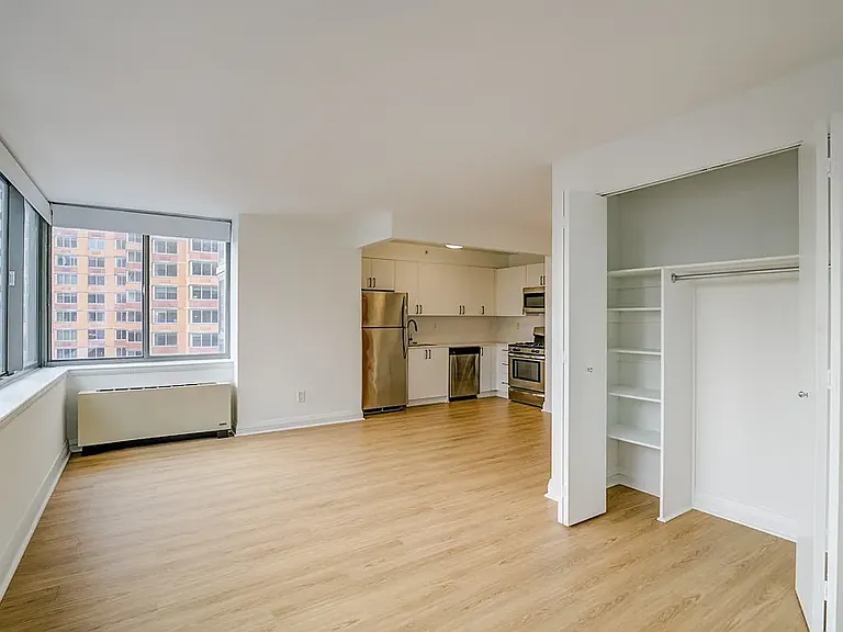 800 6th Ave #21A — Photo 7
