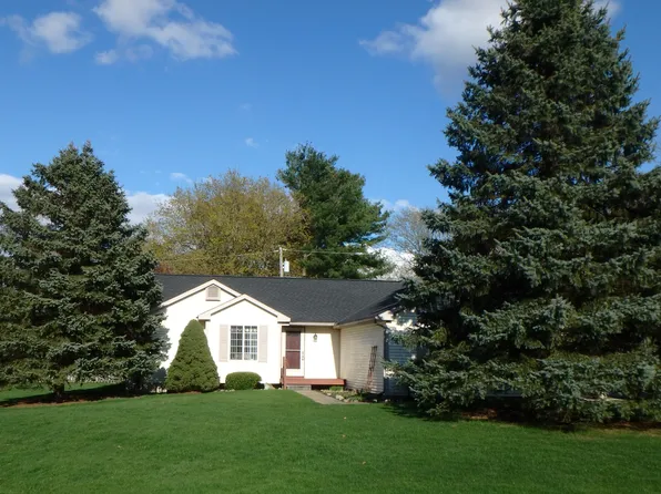 8030 Sandmar Ln, Davisburg, MI 48350