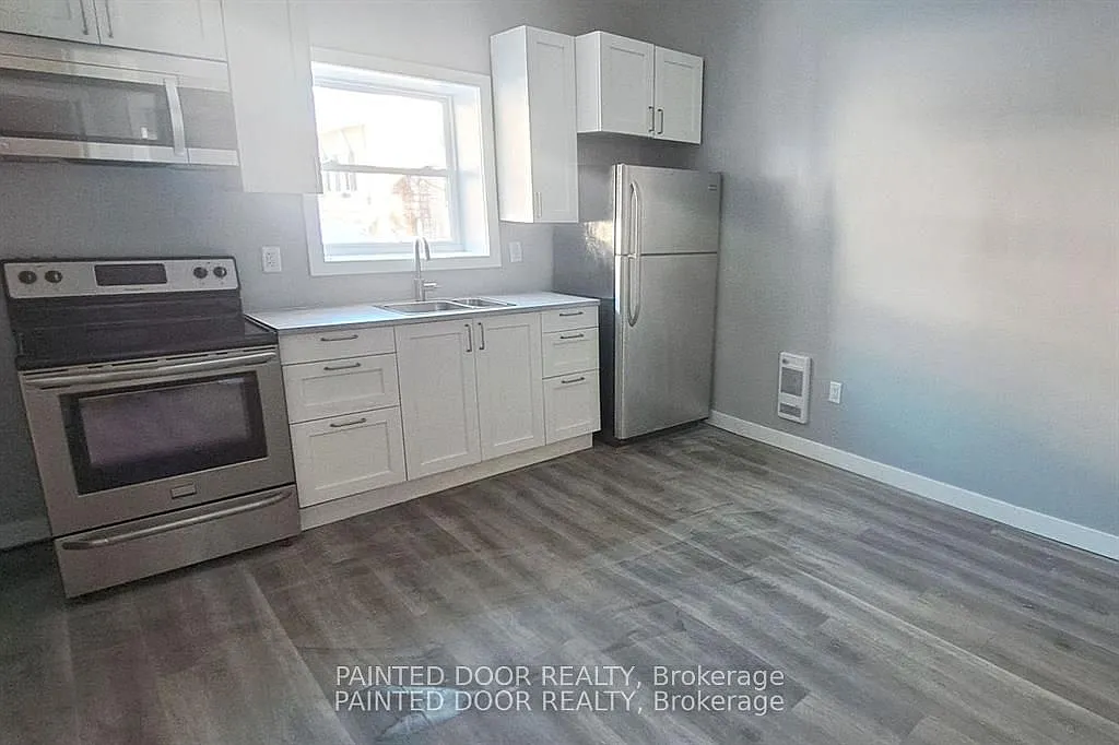 Building Photo - 109 Albert St S #MAIN