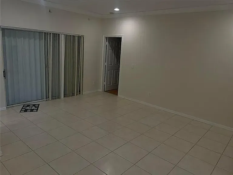 10895 Fillmore Dr — Photo 17