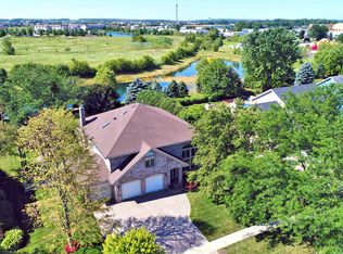 39 Robert Rd, Oswego, IL 60543