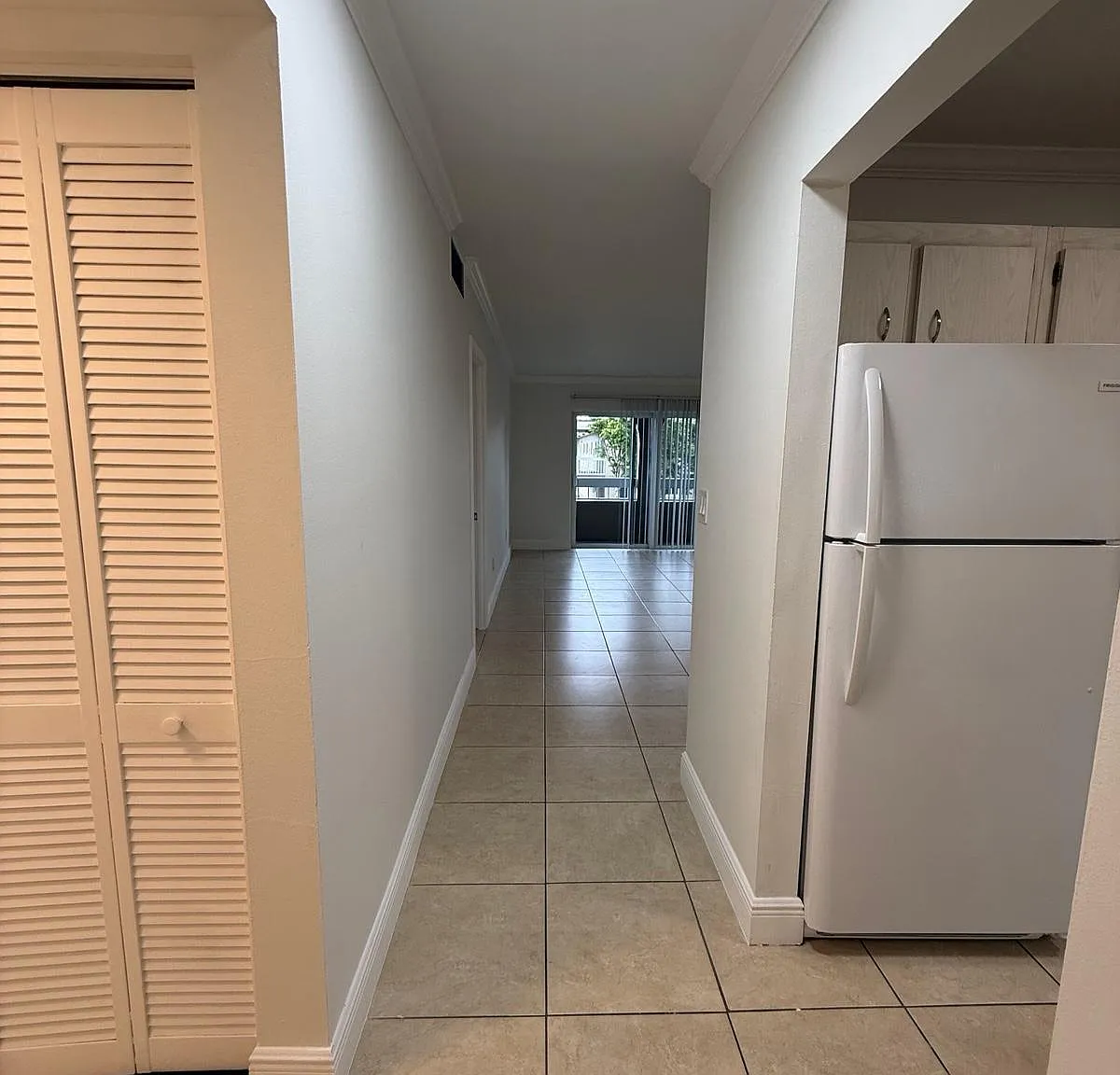 1 bed, 1.0 bath, 712 sqft, $1,875 — Photo 2