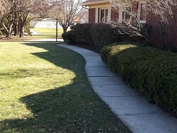 2nd image of 6399 Youngland Dr S