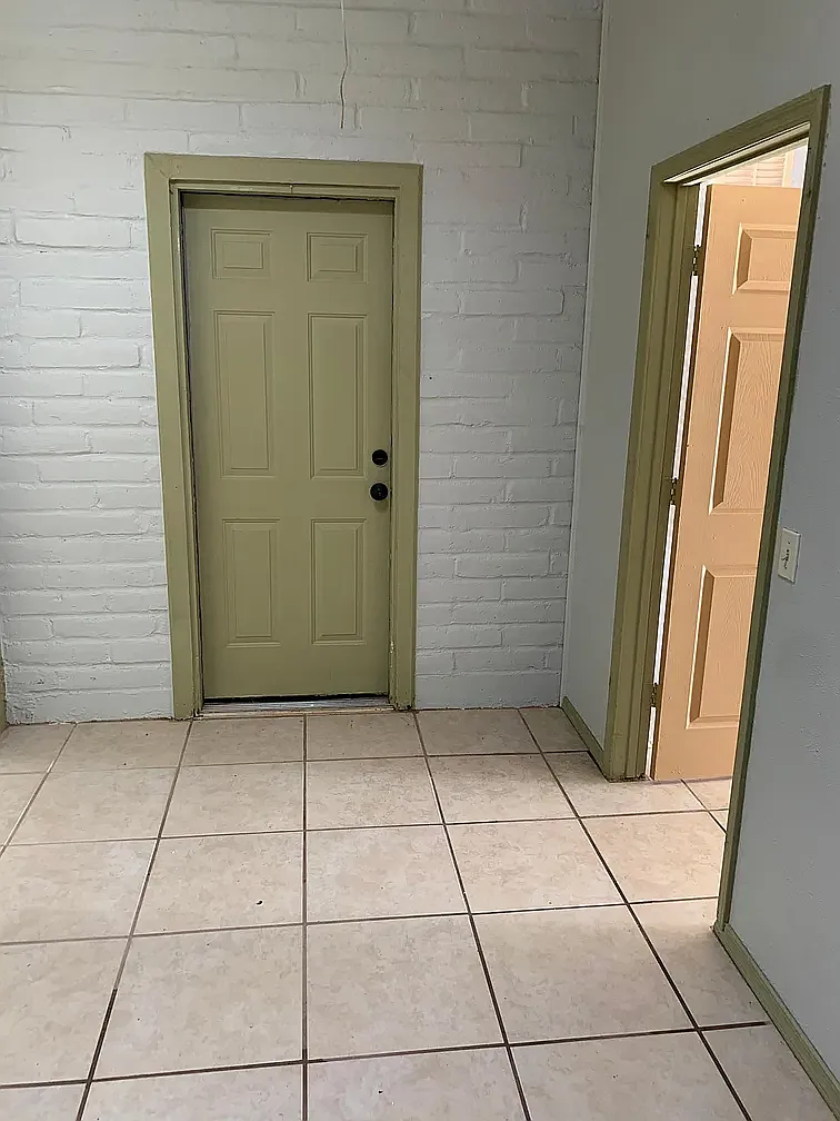 4408 N Camino Real — Photo 3