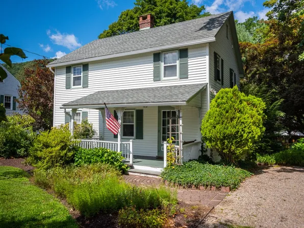 46 Elizabeth St, Kent, CT 06757