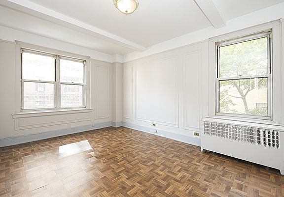 3rd image of 304 W 75th St APT 5B