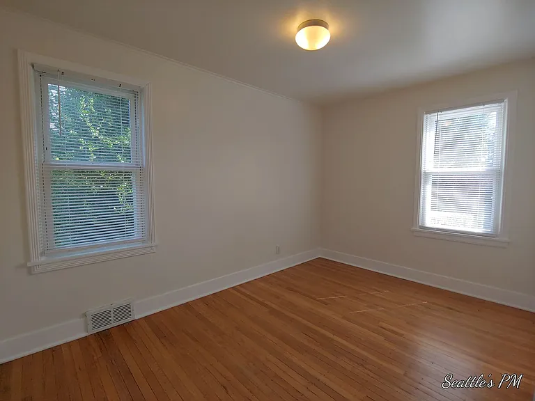 7510 34th Ave SW — Photo 6