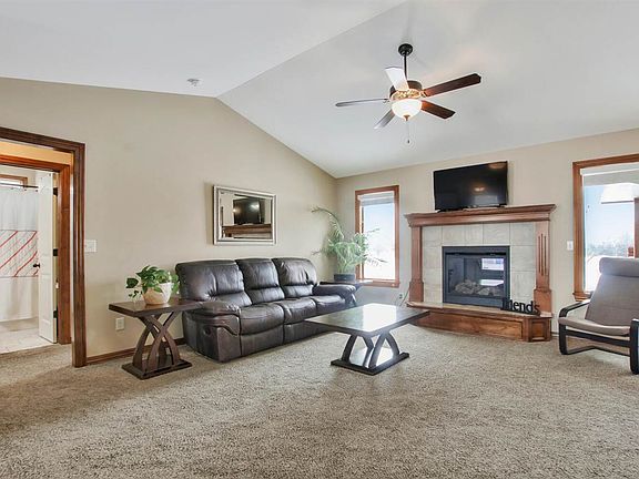 3rd image of 12412 E Cherry Creek St