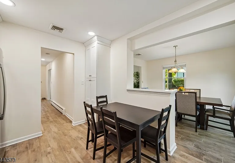 29 Coachlight Dr — Photo 11