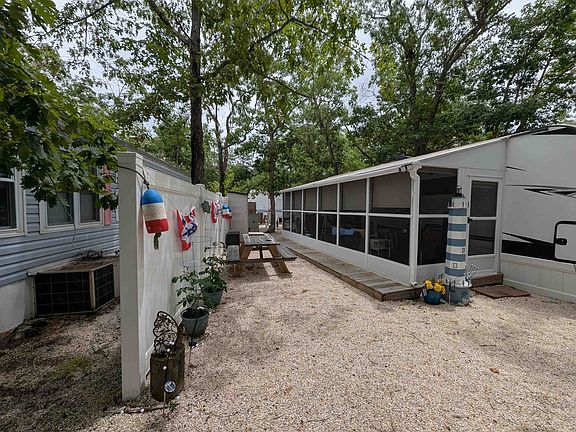 3rd image of 561 Corson Tavern Rd #212
