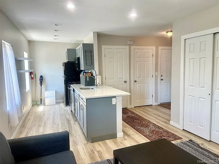 374 Verplanck Ave #6 — Photo 2