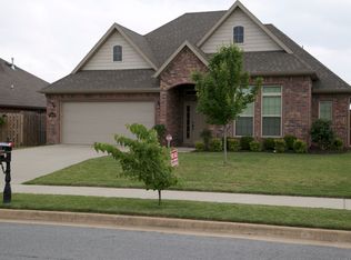 3801 SW Town Vu Rd, Bentonville, AR 72712