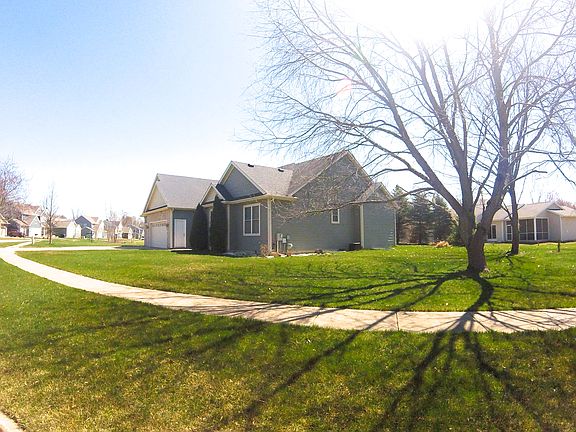 2nd image of 2733 Avalon Woods Dr
