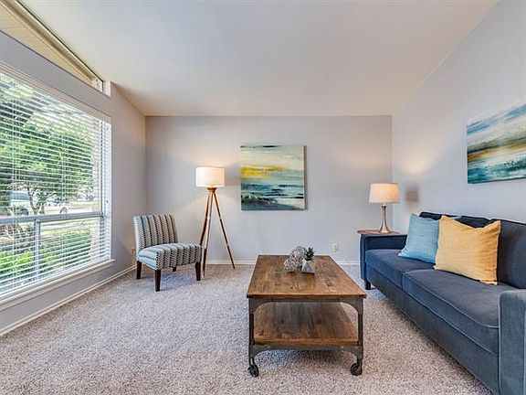 3rd image of 3101 Charlwood Dr